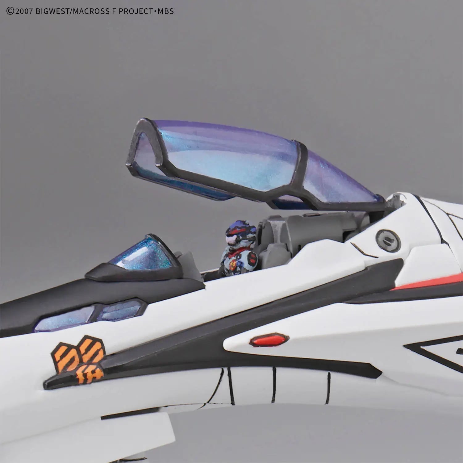 HG VF-25F Messiah Valkyrie (Alto Custom) 1/100
